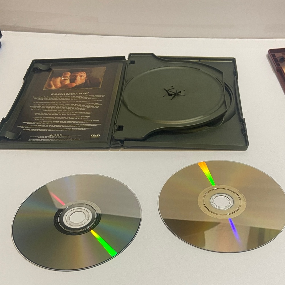The Lord of the Rings DVD Set - Picture 6 of 8